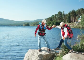 Destinos de Viaje Ideales para Aventureros Mayores de 50 Años: Seguros, Escénicos y Asequibles