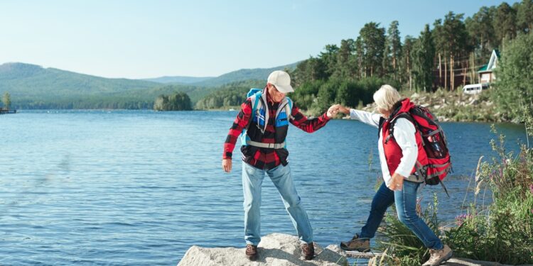 Destinos de Viaje Ideales para Aventureros Mayores de 50 Años: Seguros, Escénicos y Asequibles