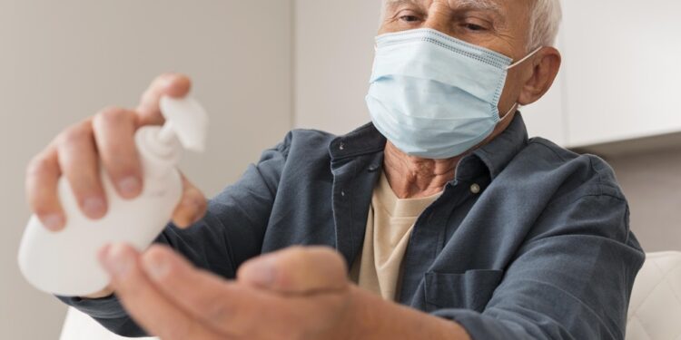 Virus Respiratorios en Adultos Mayores: Prevención y Riesgos Asociados